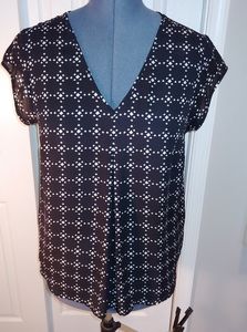 DR2 black and white top